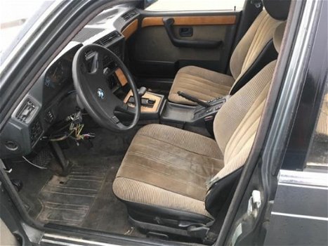 BMW 7-serie - 745i Automaat Luxe bekleding Goede basis voor restauratie Niet rot - 1