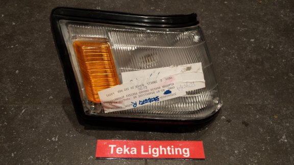 Toyota Corolla EE80 (85-87) Knipperlicht Indicator Depo 01-212-1520 Rechts NOS - 0