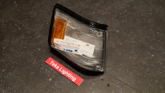 Toyota Corolla EE80 (85-87) Knipperlicht Indicator Depo 01-212-1520 Rechts NOS - 1