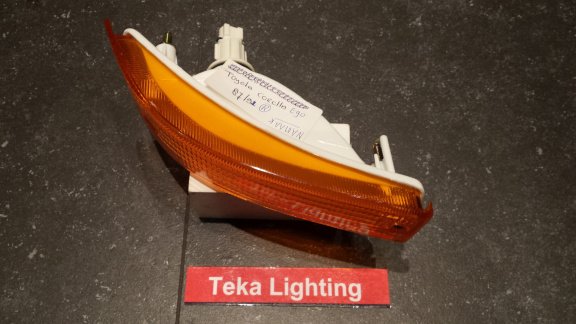 Toyota Corolla E90 (87-91) Knipperlicht Indicator 01-212-1629R Rechts NOS - 0