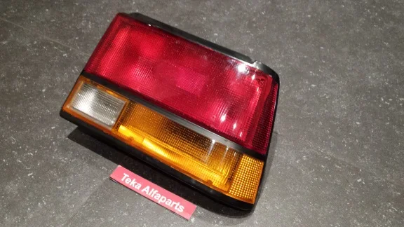 Toyota Corolla AE80 AE82 Achterlicht FT-1113 Rechts NOS - Afbeelding 2