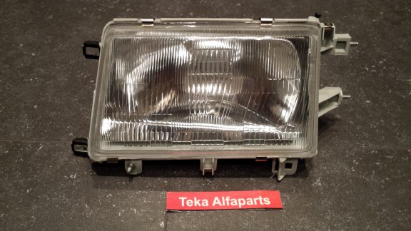 Toyota Carina 84-88 Koplamp 02-212-1105L Links NOS - 0