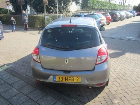 Renault Clio - 1.2 Collection 31962km nap airco 5 deurs - 1