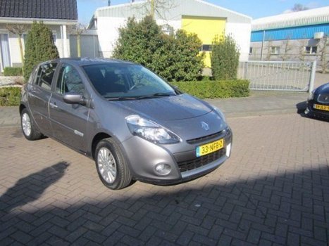 Renault Clio - 1.2 Collection 31962km nap airco 5 deurs - 1