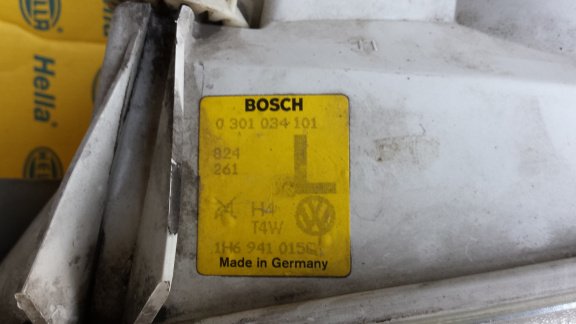 VW Golf III Koplamp Bosch 0301034101 Links USED - 4