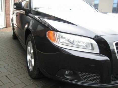 Volvo V70 - D5 175pk momentum geartronic leer/navi 2010 - 1