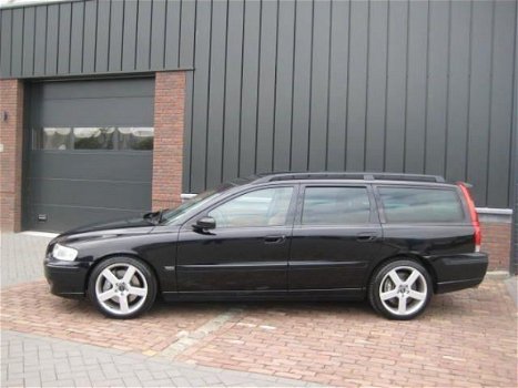 Volvo V70 - 2.5t r awd - 1