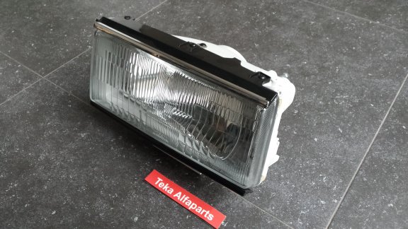 Nissan Bluebird (84-85) Koplamp Denji DL7041 2 H4 Links NOS - 2