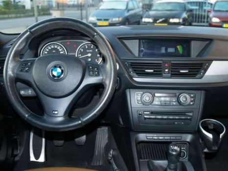 BMW X1 - 1.8i Panodak Leder Navi Xenon MPakket Mooi - 1