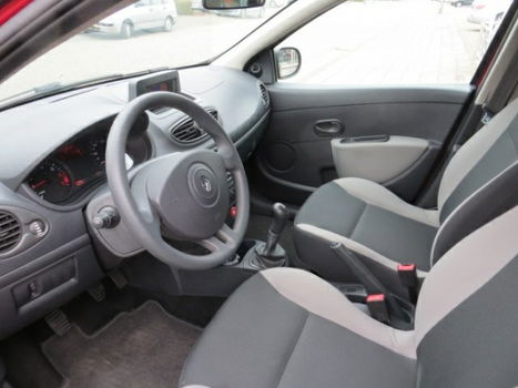 Renault Clio - 1.2 SPECIAL LINE 5 deurs navigatie - 1