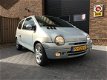 Renault Twingo - 1.2 AUTHENTIQUE Airco | Centrale vergrendeling | Lichtmetalen velgen | Winterbanden - 1 - Thumbnail