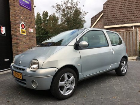 Renault Twingo - 1.2 AUTHENTIQUE Airco | Centrale vergrendeling | Lichtmetalen velgen | Winterbanden - 1