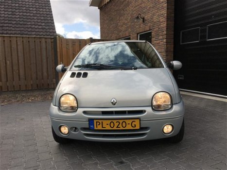 Renault Twingo - 1.2 AUTHENTIQUE Airco | Centrale vergrendeling | Lichtmetalen velgen | Winterbanden - 1