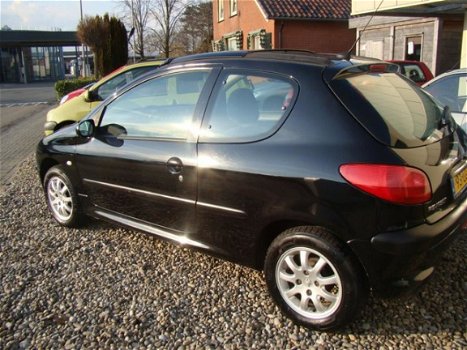 Peugeot 206 - 1.4 Gentry - 1