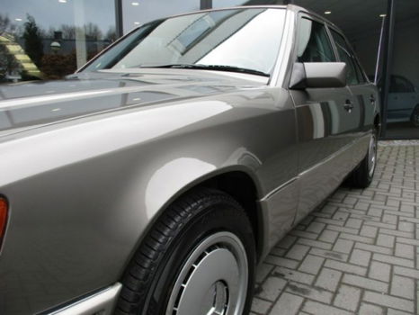 Mercedes-Benz E-klasse - 230 E, 75000KM, 1e eigenaar, 1e lak, Dealer onderhouden - 1