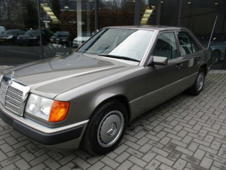 Mercedes-Benz 200-serie - 230 E, 75000 km, 1e eigenaar, 1e lak, Dealer onderhouden - 1