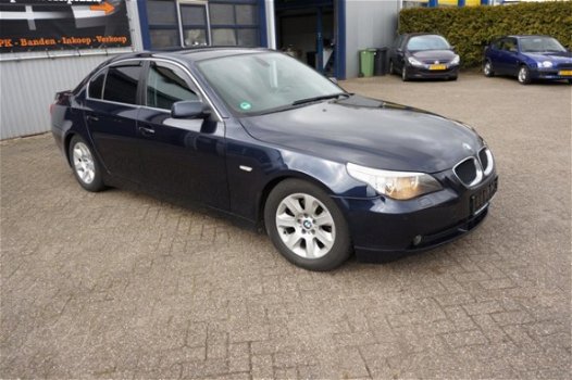 BMW 5-serie - 523i Executive boekjes compleet - 1