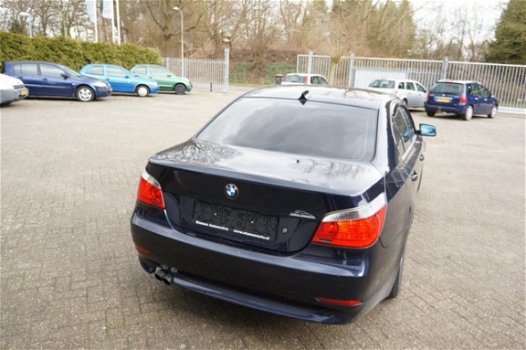 BMW 5-serie - 523i Executive boekjes compleet - 1