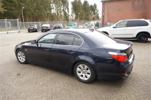 BMW 5-serie - 523i Executive boekjes compleet - 1