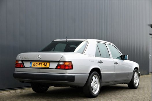 Mercedes-Benz 200-serie - 200-500 (W124) 200 E / ORG. NL AUTO MET SLECHTS 84000 KM - 1