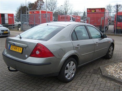 Ford Mondeo - 1.8 16V 81KW HB Trend - 1