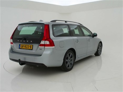 Volvo V70 - 2.0 D2 + LEDER / XENON / NAVIGATIE - 1