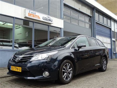 Toyota Avensis Wagon - 2.0 D-4D Business - 1