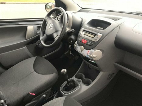 Toyota Aygo - 1.0-12V [bj 2007] 5DRS (AIRCO+NW APK) - 1