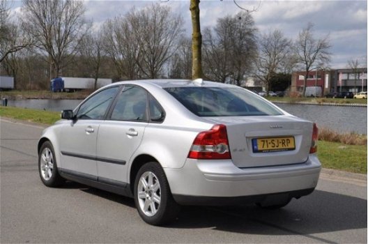 Volvo S40 - 2.4 140PK AUTOMAAT, NETTE STAAT VELE OPTIES LAGE KM STAND - 1