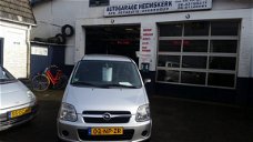 Opel Agila - 1.2-16V Essentia