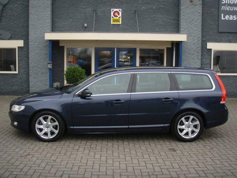 Volvo V70 - 1.6 D2 Momentum - Leder - Xenon - 1