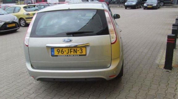 Ford Focus Wagon - 2.0 Titanium - 1