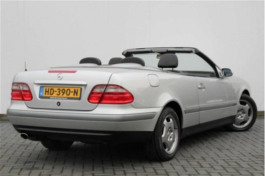 Mercedes-Benz CLK-klasse Cabrio - 320 Avantgarde Cruise / Leer / Stoelverw / Automaat / Youngtimer - 1