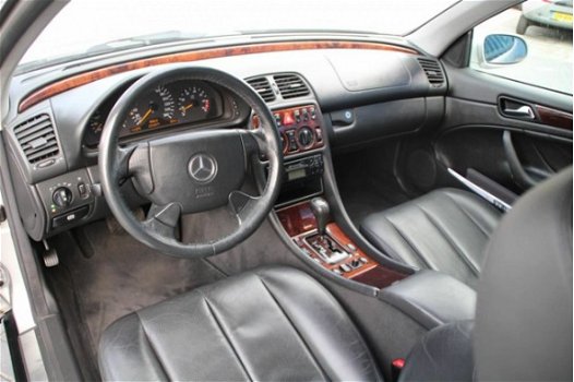 Mercedes-Benz CLK-klasse Cabrio - 320 Avantgarde Cruise / Leer / Stoelverw / Automaat / Youngtimer - 1