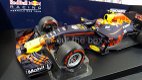 Red Bull RB 13 Max Verstappen NO 33 1:18 Minichamps - 2 - Thumbnail