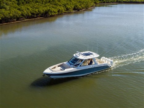 Boston Whaler 380 Realm - 5