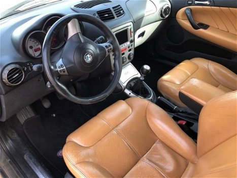 Alfa Romeo GT - 1.9 JTD Distinctive - 1