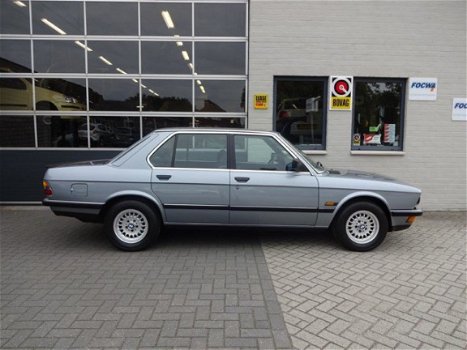 BMW 5-serie - 525e Automaat - 1