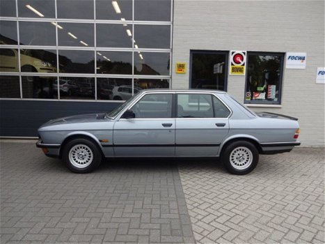 BMW 5-serie - 525e Automaat - 1