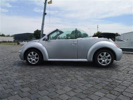 Volkswagen New Beetle Cabriolet - 2.0 - 1