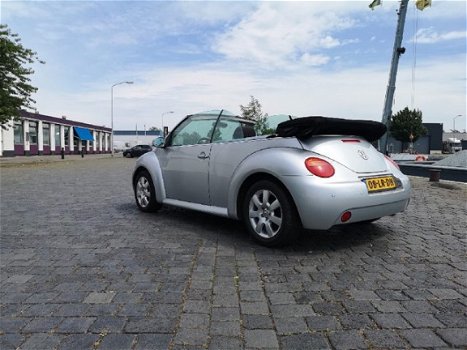 Volkswagen New Beetle Cabriolet - 2.0 - 1