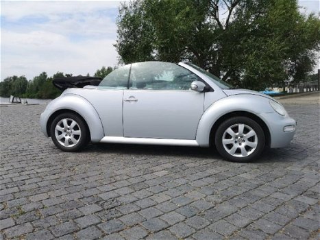 Volkswagen New Beetle Cabriolet - 2.0 - 1