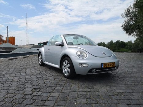 Volkswagen New Beetle Cabriolet - 2.0 - 1