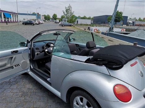 Volkswagen New Beetle Cabriolet - 2.0 - 1