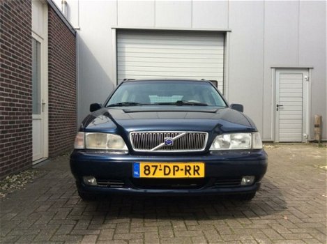 Volvo V70 - 2.4 T Comfort NAP APK VOL LEER 17 INCH THORN YOUNGTIMER - 1