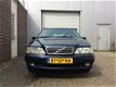 Volvo V70 - 2.4 T Comfort NAP APK VOL LEER 17 INCH THORN YOUNGTIMER - 1 - Thumbnail