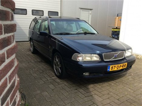 Volvo V70 - 2.4 T Comfort NAP APK VOL LEER 17 INCH THORN YOUNGTIMER - 1