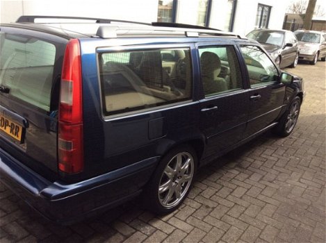 Volvo V70 - 2.4 T Comfort NAP APK VOL LEER 17 INCH THORN YOUNGTIMER - 1