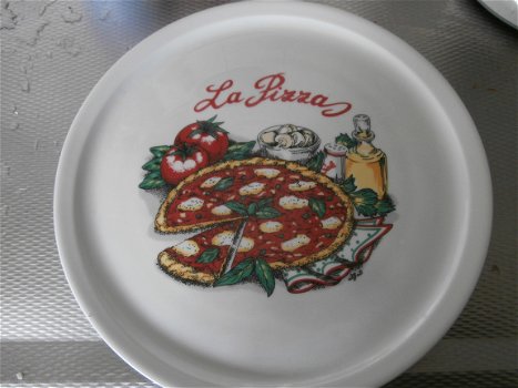 twee splinternieuwe Pizzaborden van 31cm diameter - 1