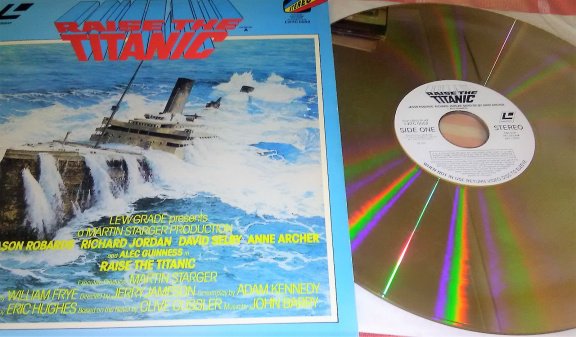 Laserdisc Raise the Titanic - 2